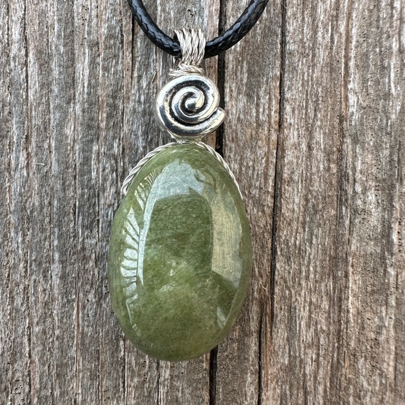 Vesuvianite Necklace for Creativity, Exploring and Manifesting. - Picture 3 of 6